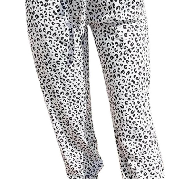 Amazon Black and White Leopard Print Pants, Cotton high rise cargo pants - Picture 4 of 8